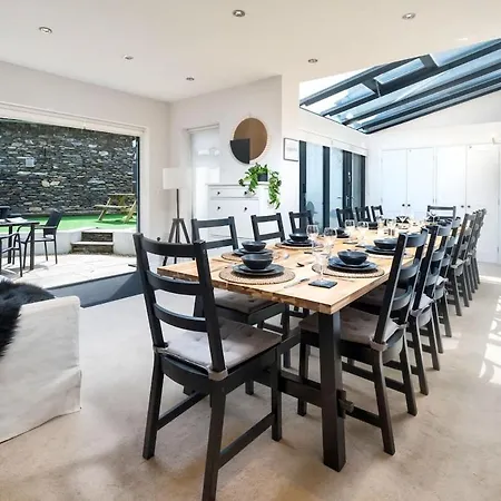 Rosemount X3 Bed Townehouse With Hot Tub & Parking, - Ridgestone