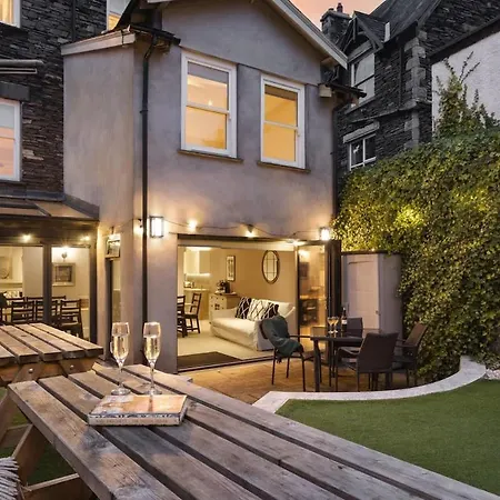 Rosemount X3 Bed Townehouse With Hot Tub & Parking, - Ridgestone *