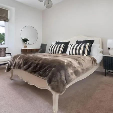度假居 Rosemount X3 Bed Townehouse With Hot Tub & Parking, *