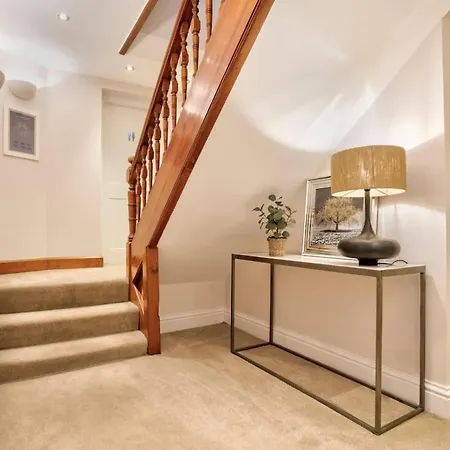 Rosemount X3 Bed Townehouse With Hot Tub & Parking, * Windermere